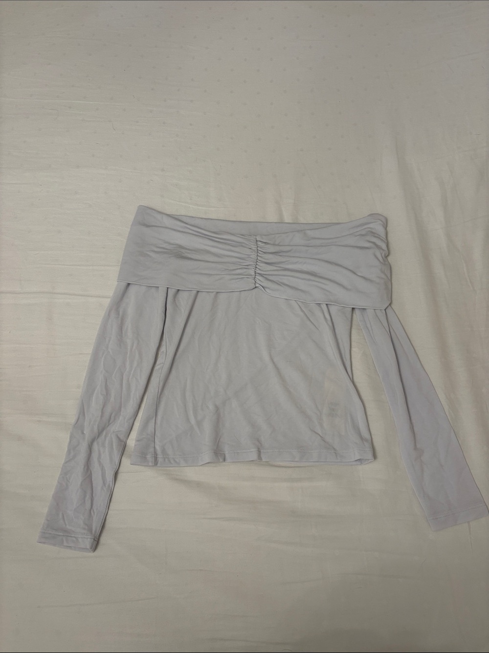 Wilfred Off-Shoulder Long Sleeve Top in Light Gray